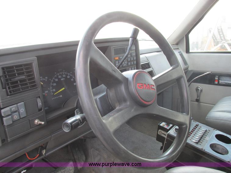 image for item I8787 1994 GMC Sierra 3500 bucket truck