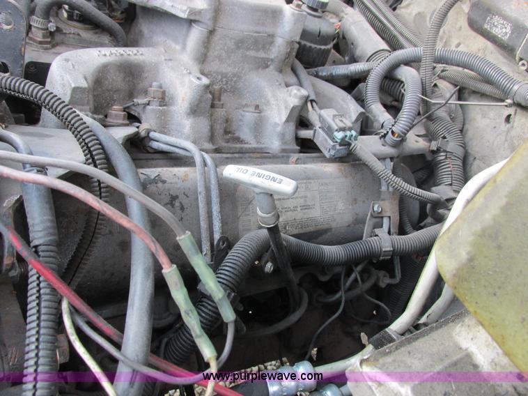 image for item I8787 1994 GMC Sierra 3500 bucket truck