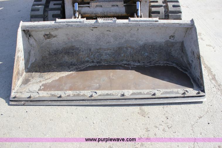 image for item J2323 2006 John Deere CT332 skid steer