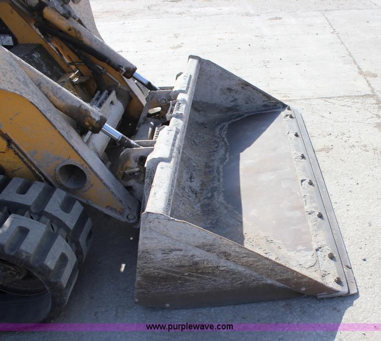 image for item J2323 2006 John Deere CT332 skid steer