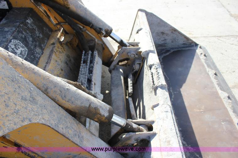 image for item J2323 2006 John Deere CT332 skid steer