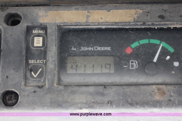 image for item J2323 2006 John Deere CT332 skid steer