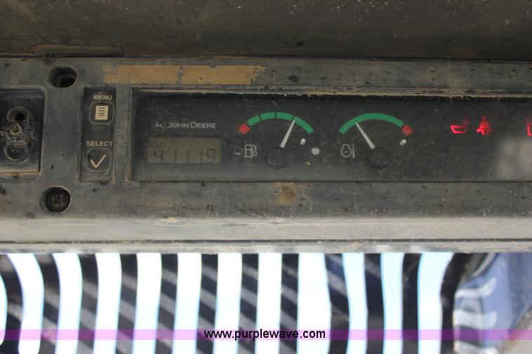 image for item J2323 2006 John Deere CT332 skid steer