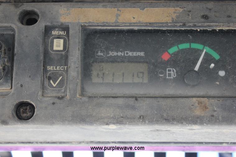 image for item J2323 2006 John Deere CT332 skid steer