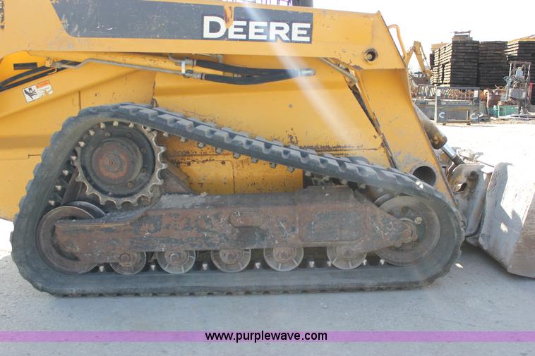 image for item J2323 2006 John Deere CT332 skid steer