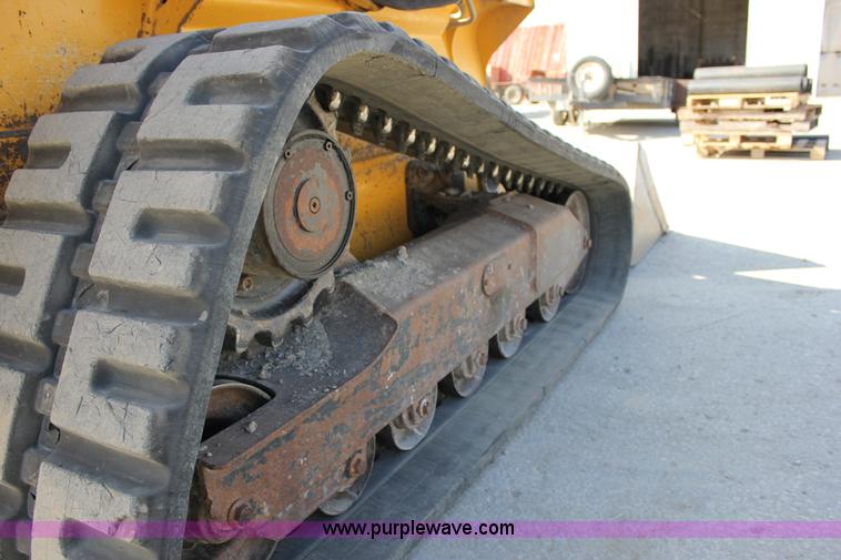 image for item J2323 2006 John Deere CT332 skid steer