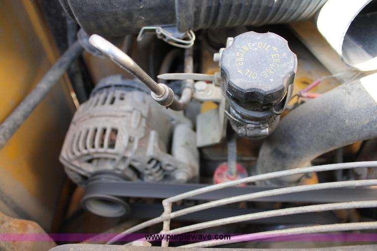 image for item J2323 2006 John Deere CT332 skid steer