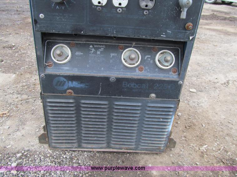 image for item J3321 Miller Bobcat 225 welder/generator