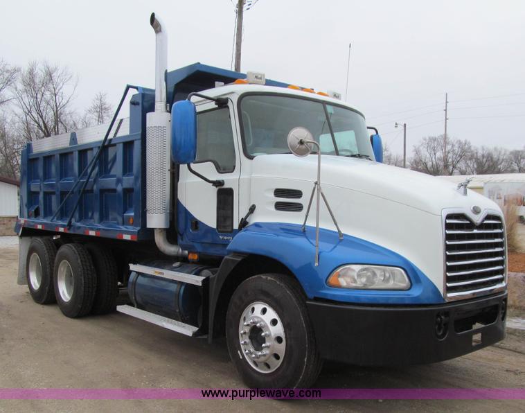 image for item J3322 2006 Mack CXN 612 Vision dump truck