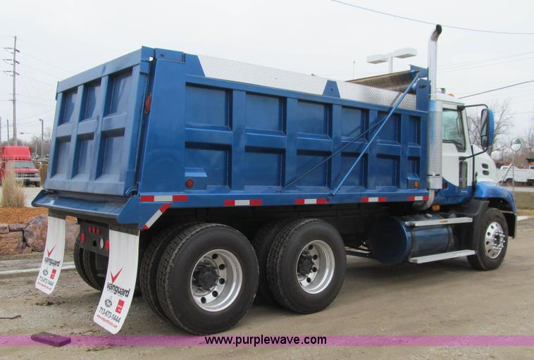 image for item J3322 2006 Mack CXN 612 Vision dump truck
