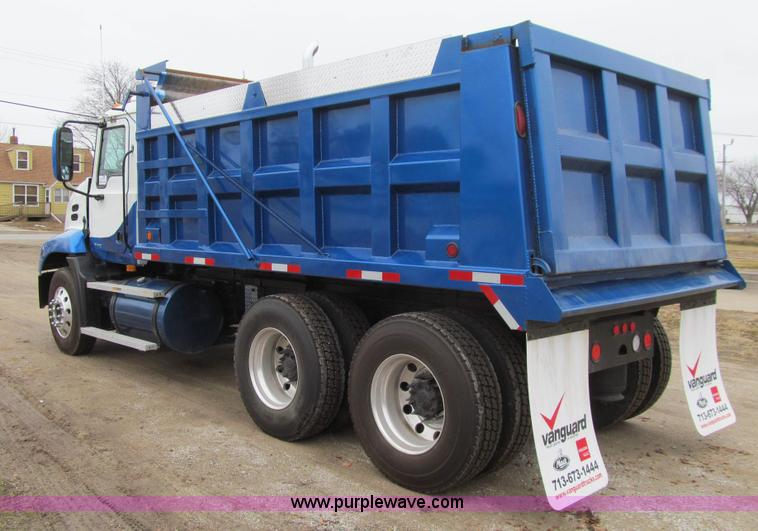 image for item J3322 2006 Mack CXN 612 Vision dump truck
