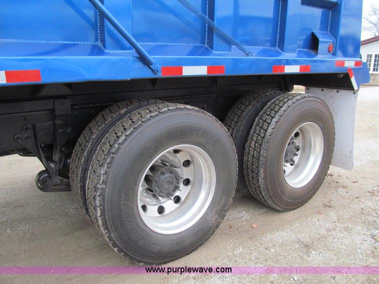 image for item J3322 2006 Mack CXN 612 Vision dump truck