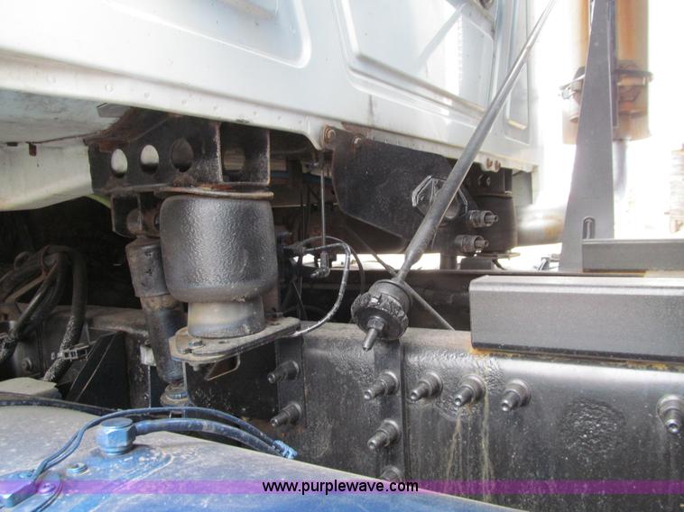 image for item J3322 2006 Mack CXN 612 Vision dump truck