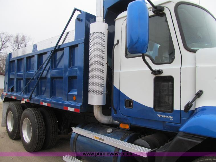 image for item J3322 2006 Mack CXN 612 Vision dump truck