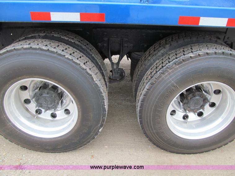 image for item J3322 2006 Mack CXN 612 Vision dump truck