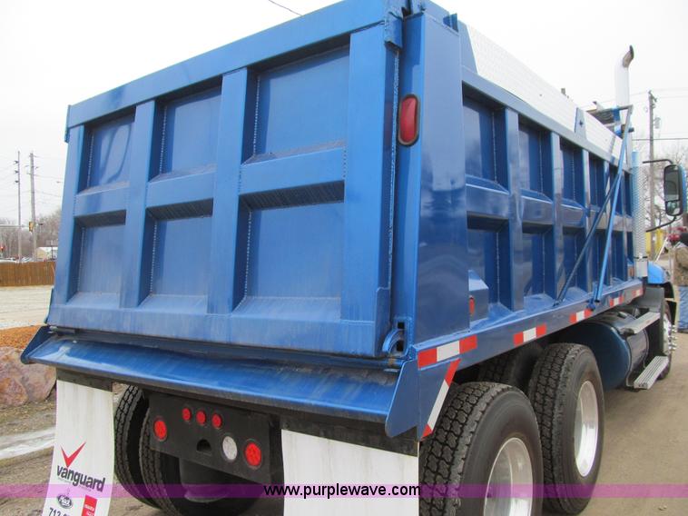 image for item J3322 2006 Mack CXN 612 Vision dump truck