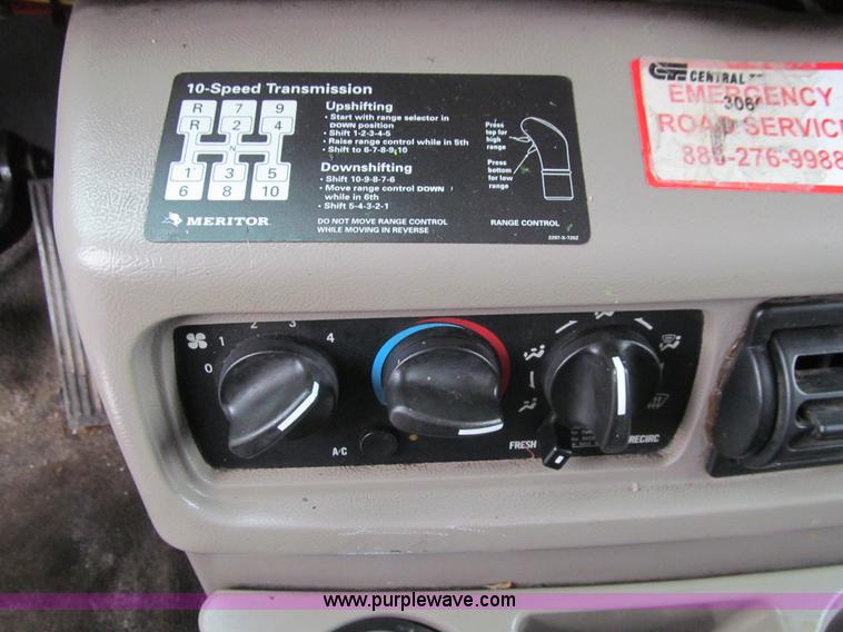 image for item J3322 2006 Mack CXN 612 Vision dump truck