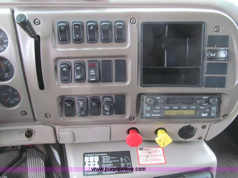 image for item J3322 2006 Mack CXN 612 Vision dump truck