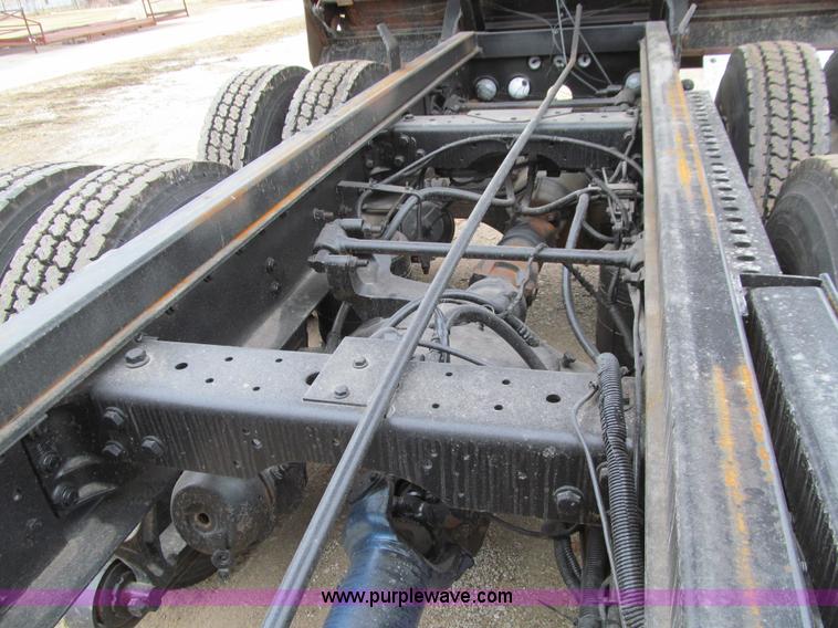 image for item J3322 2006 Mack CXN 612 Vision dump truck