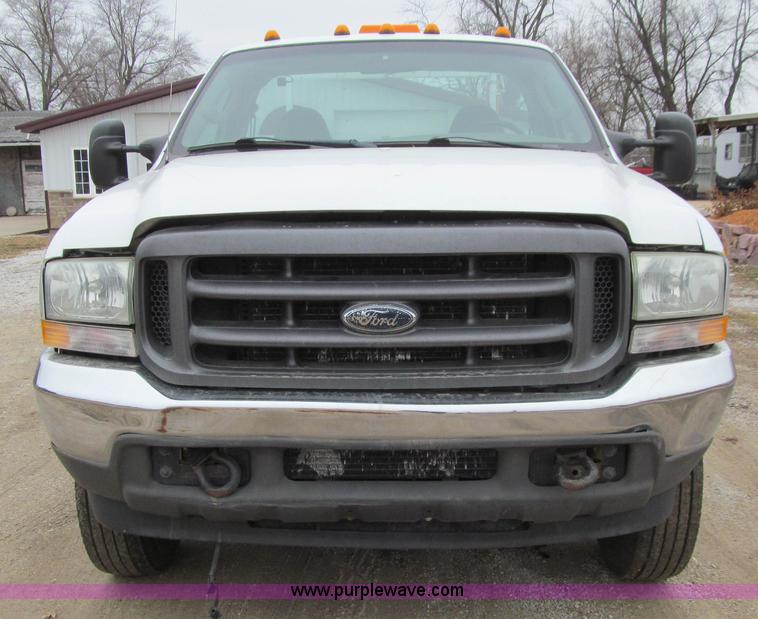 image for item J3324 2004 Ford F550 Super Duty XL utility truck