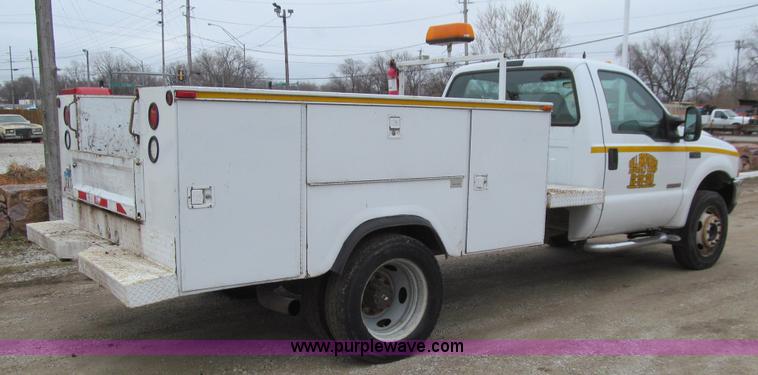 image for item J3324 2004 Ford F550 Super Duty XL utility truck