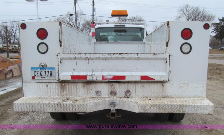 image for item J3324 2004 Ford F550 Super Duty XL utility truck