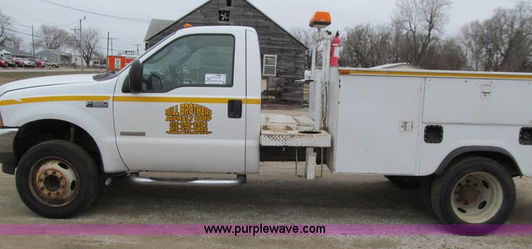 image for item J3324 2004 Ford F550 Super Duty XL utility truck
