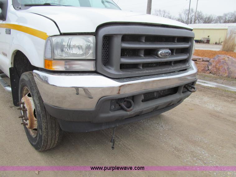 image for item J3324 2004 Ford F550 Super Duty XL utility truck