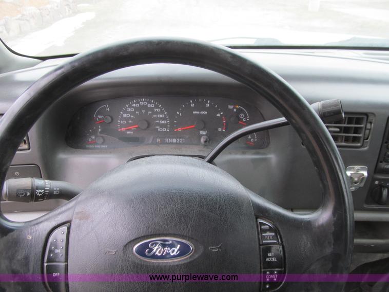 image for item J3324 2004 Ford F550 Super Duty XL utility truck