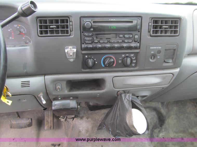 image for item J3324 2004 Ford F550 Super Duty XL utility truck