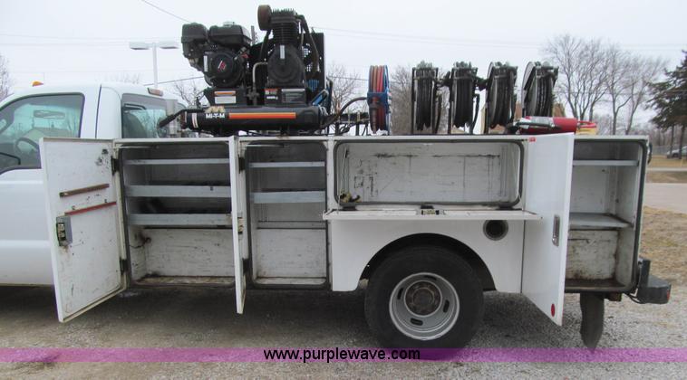 image for item J3325 2011 Ford F350 Super Duty XL service truck