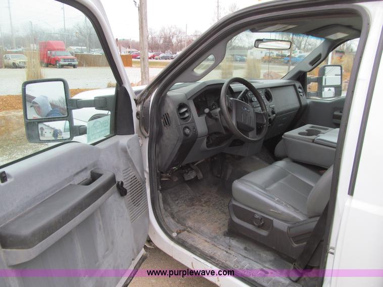image for item J3325 2011 Ford F350 Super Duty XL service truck