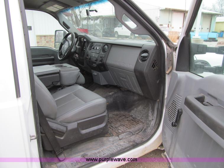 image for item J3325 2011 Ford F350 Super Duty XL service truck