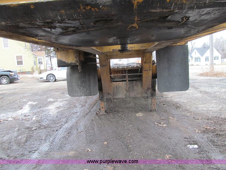 image for item J3326 1975 Miller 0TGH equipment trailer