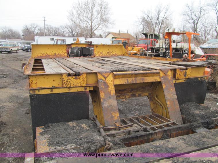 image for item J3326 1975 Miller 0TGH equipment trailer