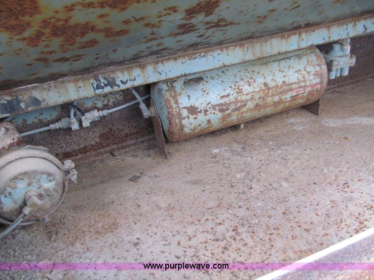 image for item J3328 1997 Interstate equipment trailer