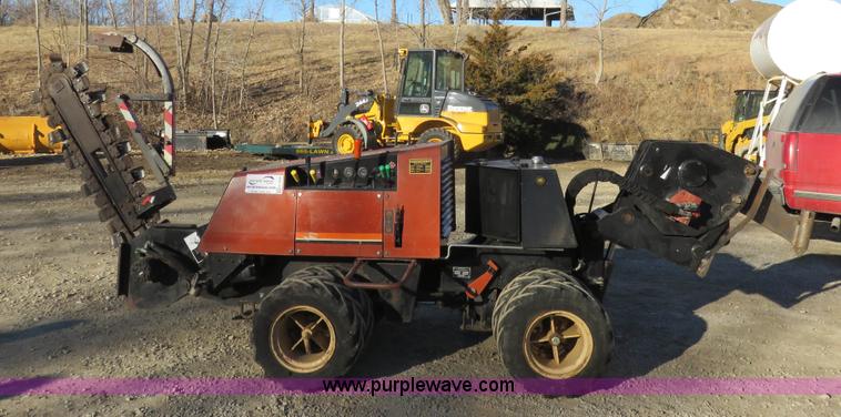 image for item K7020 1998 Ditch Witch 410SXD trencher