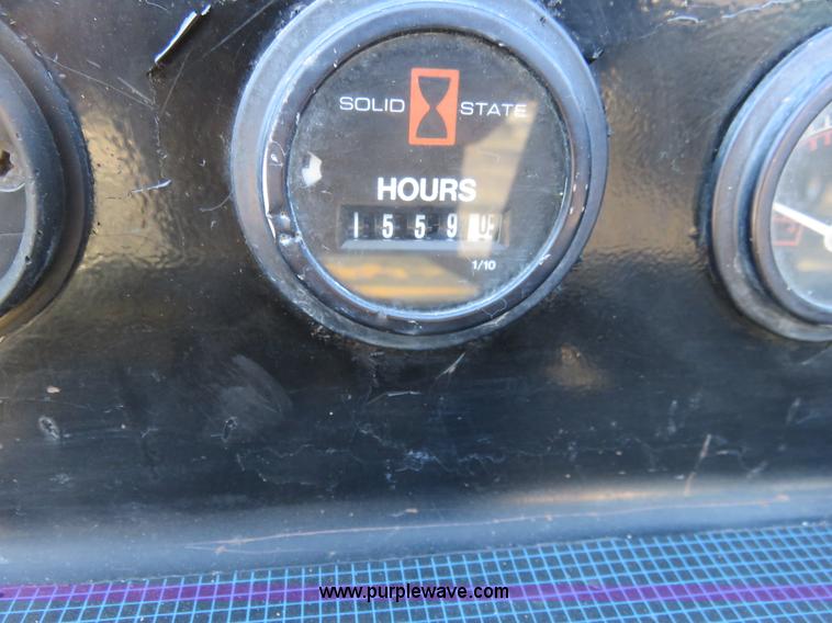 image for item K7020 1998 Ditch Witch 410SXD trencher