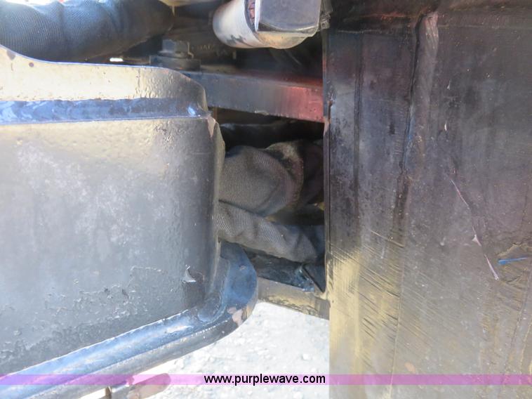 image for item K7020 1998 Ditch Witch 410SXD trencher