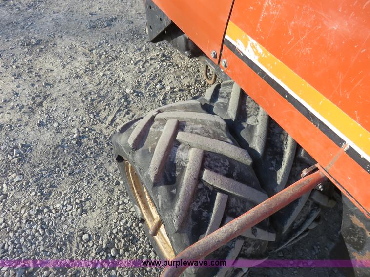 image for item K7020 1998 Ditch Witch 410SXD trencher