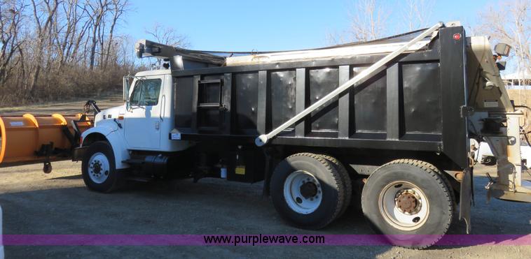image for item K7021 1995 International 4900 dump truck