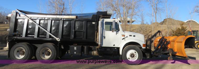 image for item K7021 1995 International 4900 dump truck