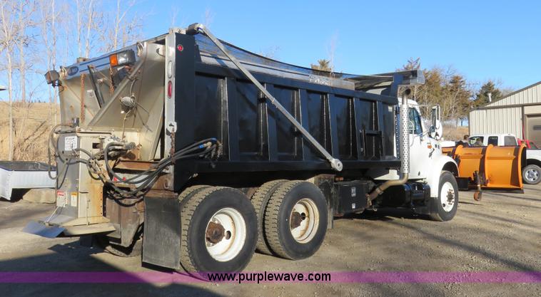 image for item K7021 1995 International 4900 dump truck