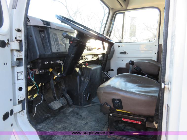 image for item K7021 1995 International 4900 dump truck