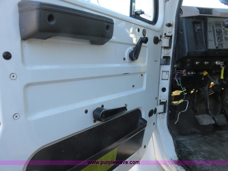 image for item K7021 1995 International 4900 dump truck