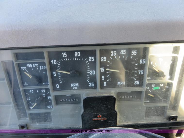 image for item K7021 1995 International 4900 dump truck