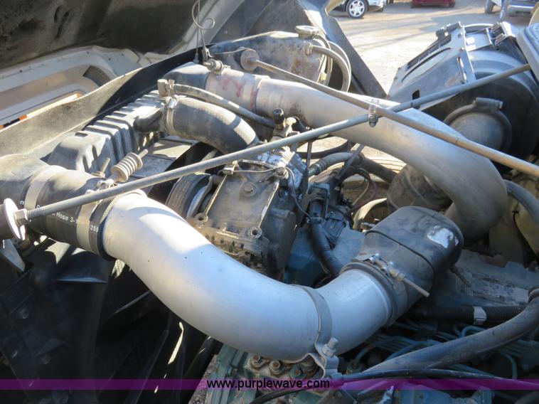 image for item K7021 1995 International 4900 dump truck