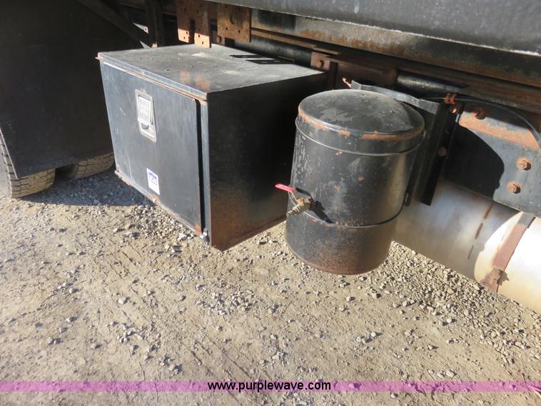 image for item K7021 1995 International 4900 dump truck