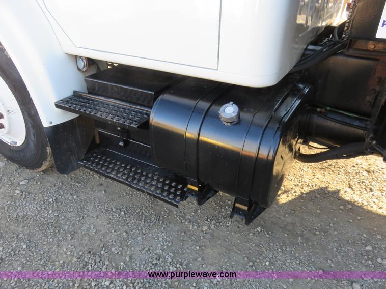 image for item K7021 1995 International 4900 dump truck