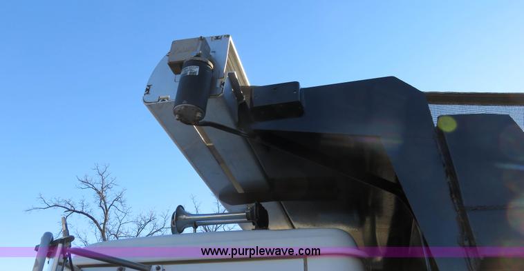 image for item K7021 1995 International 4900 dump truck